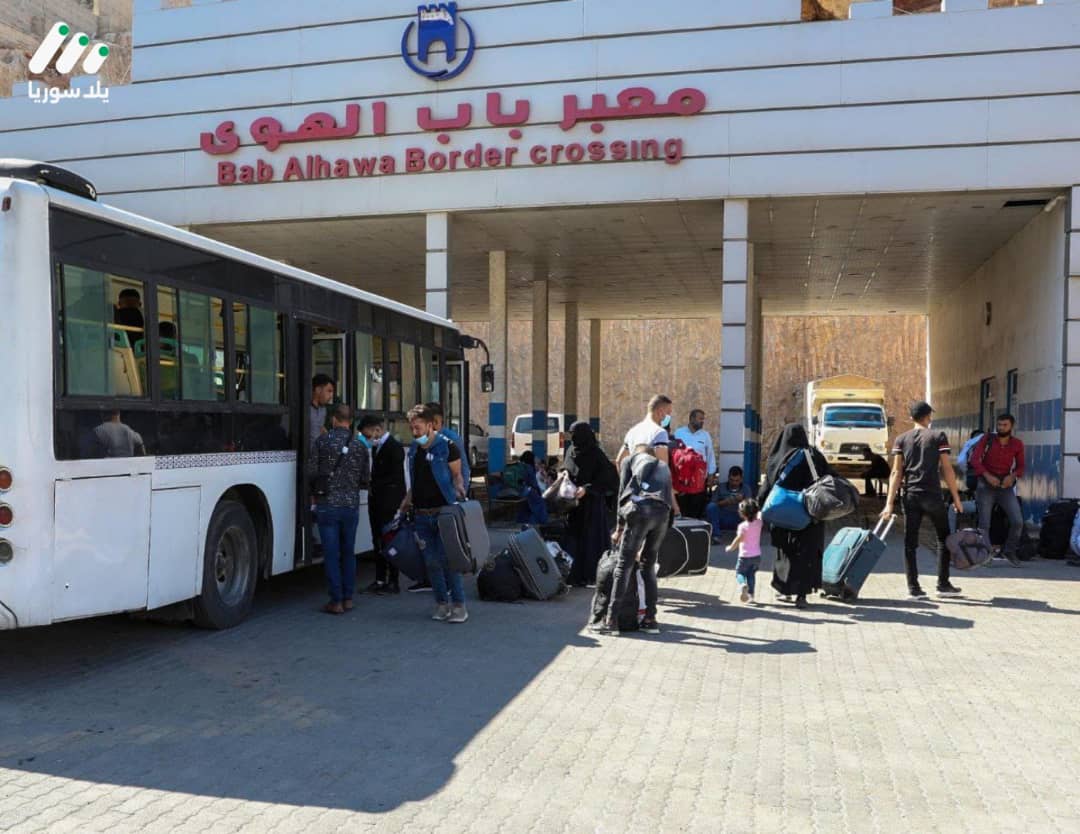 هذه الصورة تخص خبر اللاجئون السوريون العائدون من تركيا، بين حلم تحقق وخوف من المستقبل