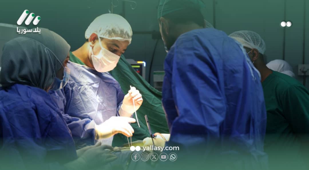 هذه الصورة تخص خبر نجاح عملية جراحية معقدة لتصحيح تشوهات العمود الفقري في مشفى المجتهد